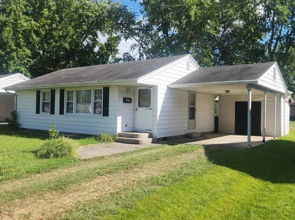 720 Birchwood Ave, Flora, IL 62839