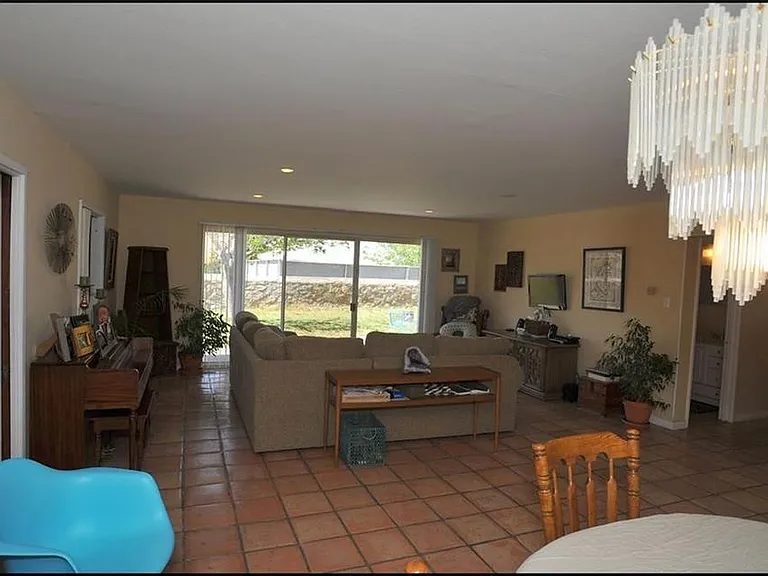 4233 Hampshire Ln — Photo 9