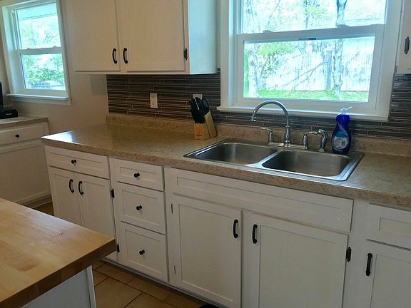 5th image of 903 S 18th Pl