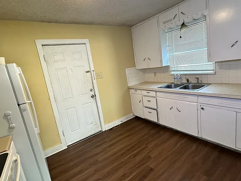 1417 Prairie St — Photo 5