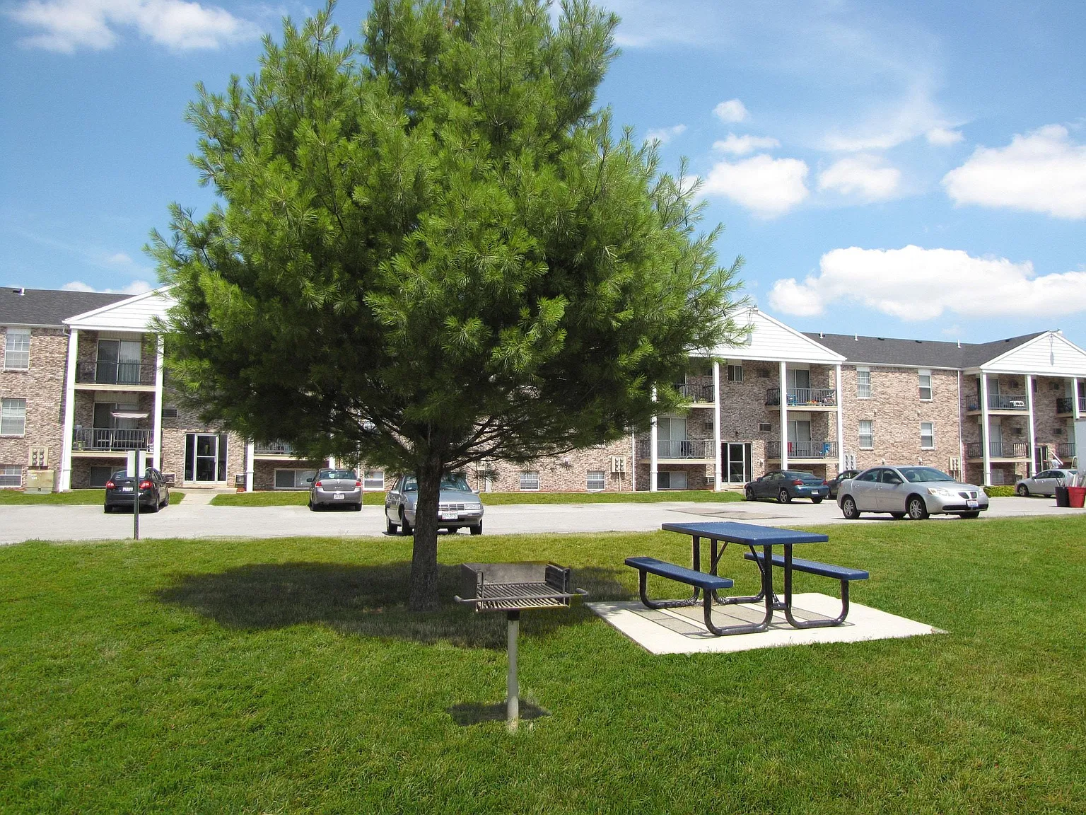 Parkside Apartments — Photo 4