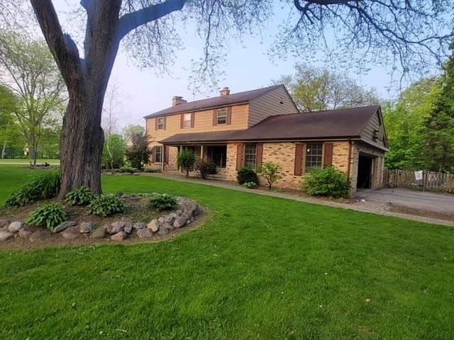 Country Home with 4 bedrooms!