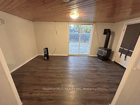 3rd image of 137 King St