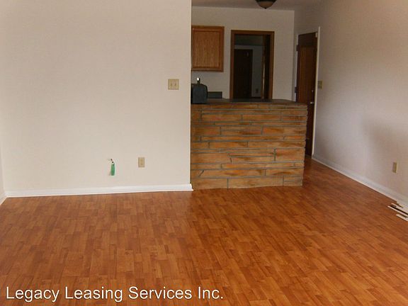 2nd image of 925 Dunkirk Pl