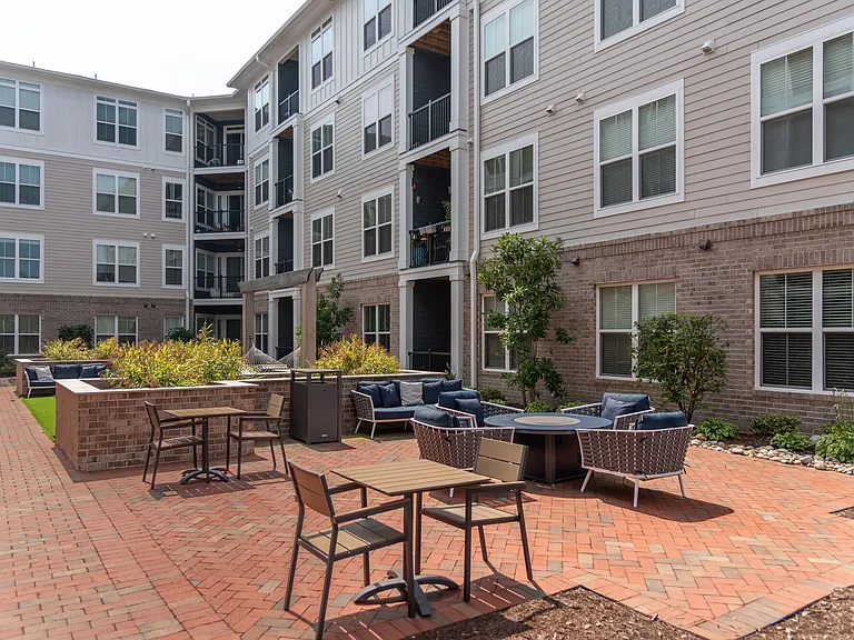 The Pearl at Marina Shores — Photo 44