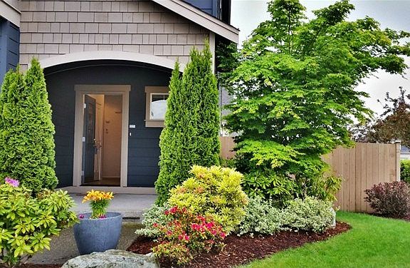 Keep clicking through the pictures to see more of this lovely ho