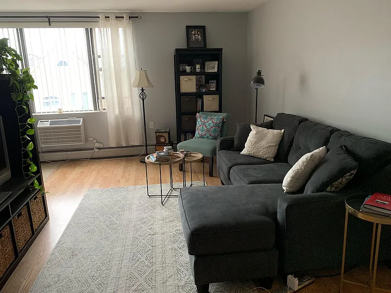 722 W Diversey Pkwy #502 — Photo 4