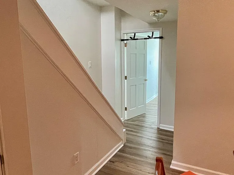 307 Walnut St #UPPER — Photo 11