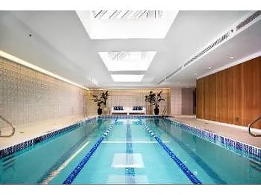 Rented by R New York | media 12