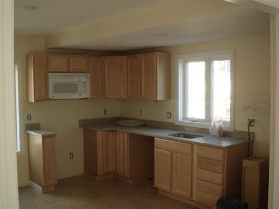 2nd image of 25 Phillips Ave