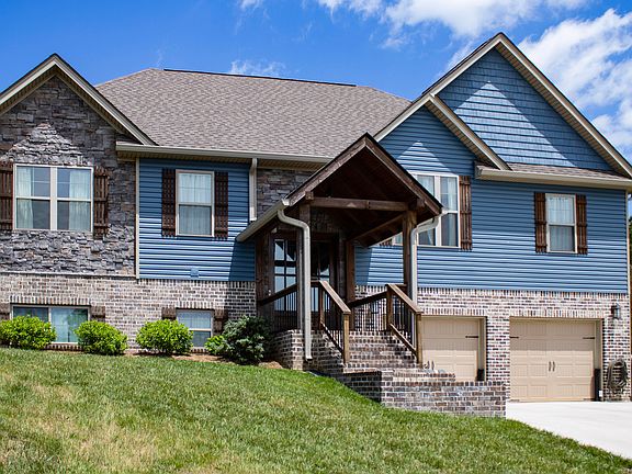 2nd image of 620 Ginger Lake Dr