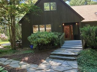 18 Wildflower Dr, Amherst, MA 01002