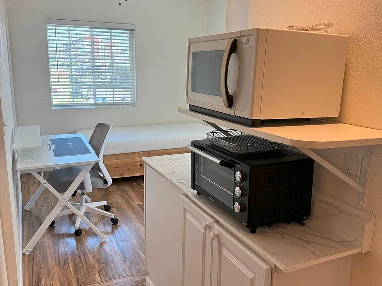 3127 Raymond Ave #4 — Photo 4