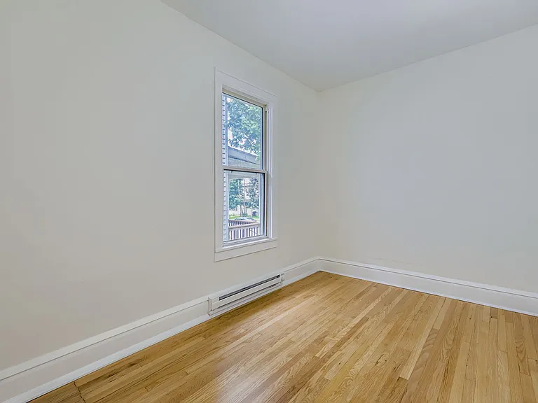 364 Bates Ave — Photo 8