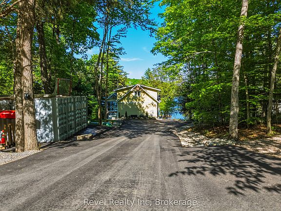 5th image of 1090 Lawson Rd