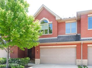 19 Northfield Ter, Wheeling, IL 60090