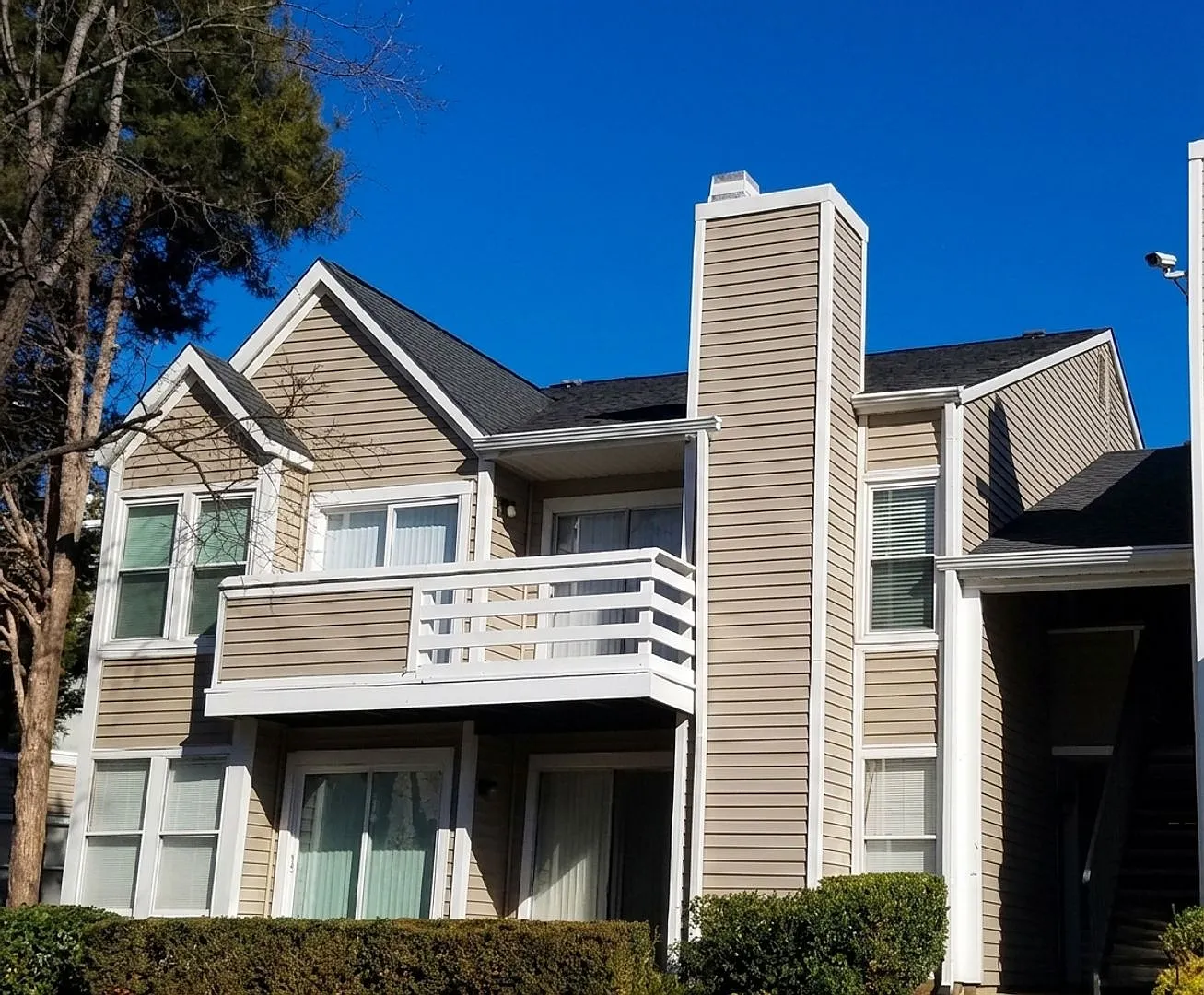 Prime University Area Location-2 Bedroom 2 Bathroom Condo! — Photo 1