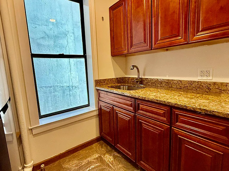 215 E 76th St #2A — Photo 15
