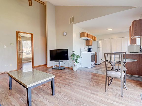 4th image of 7483 Grant Cir