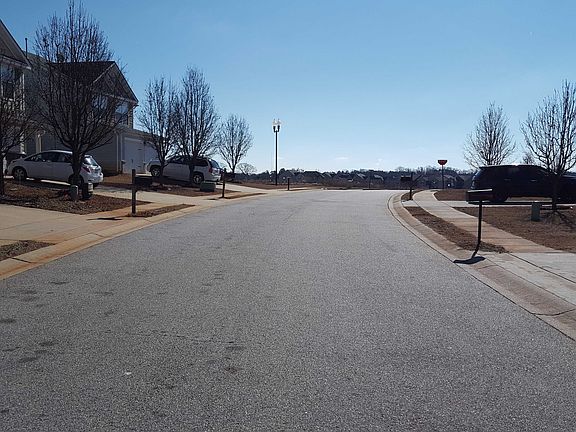 5th image of 2400 Cornell Cir