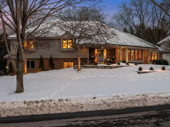 8725 Sandro Rd, Bloomington, MN 55438