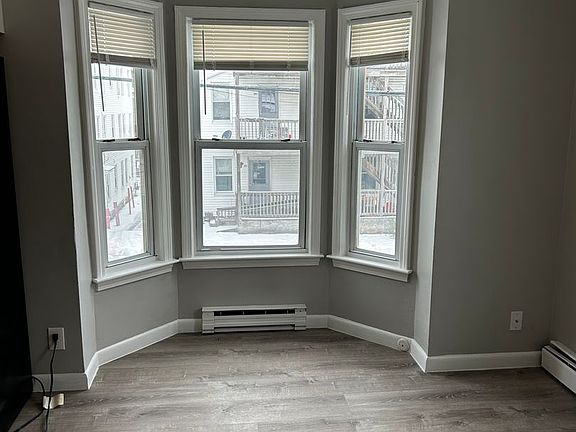 3rd image of 21 Wentworth St #201