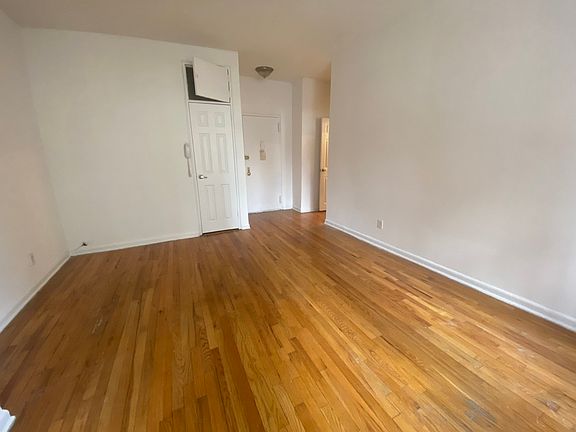 3rd image of 354 E 83rd St APT 4B