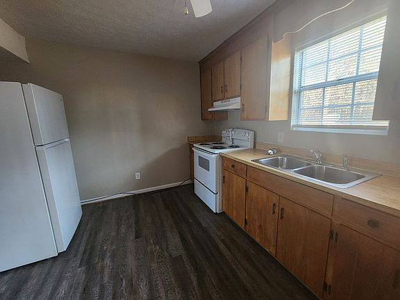 4th image of 127 & 144 Country Village Ln #144-118