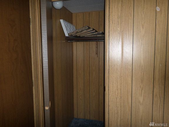 5th image of 1050 Howard St Trailer 1