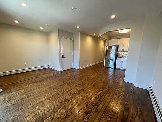 3rd image of 454 E 29th St #3