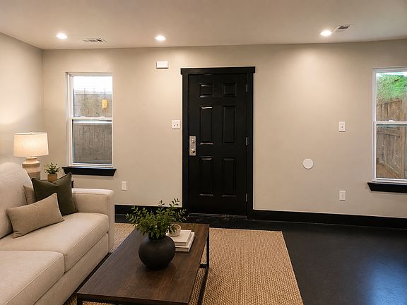 2nd image of 796 Dallas St