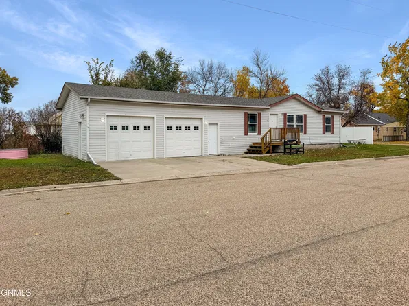 103 4th Ave NE, Crosby, ND 58730