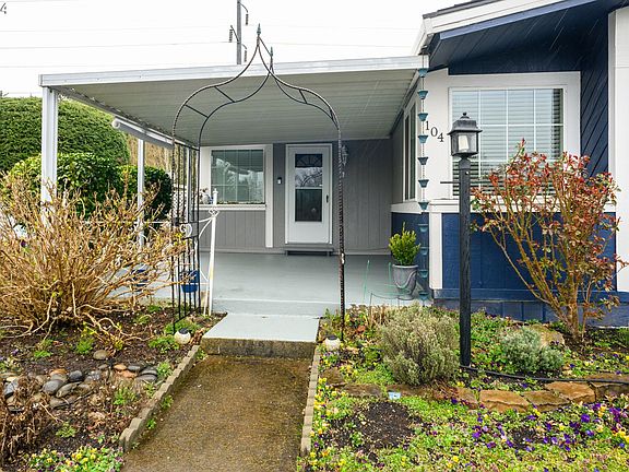 4th image of 100 SW 195th Ave Unit 104