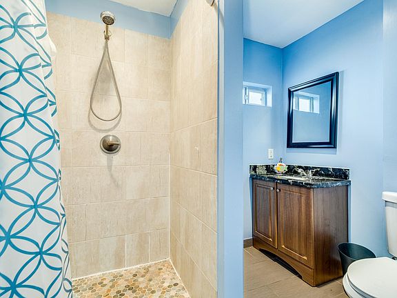 4th image of 4510 Avenue U #B