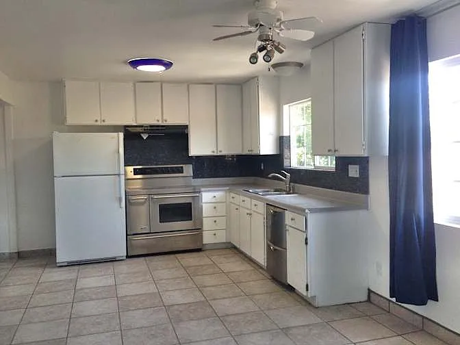 208 Ocean St #UPSTAIRS LEFT — Photo 7