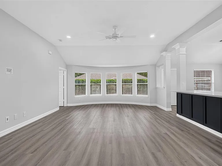 6706 Paigetree Ln — Photo 17