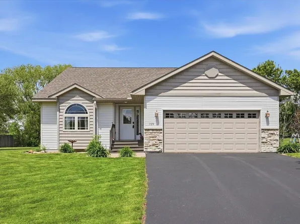 729 Hidden Ln, New Richmond, WI 54017