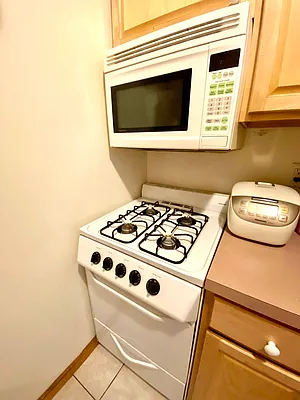 Rented by Street Realty Brokerage LLC | media 11