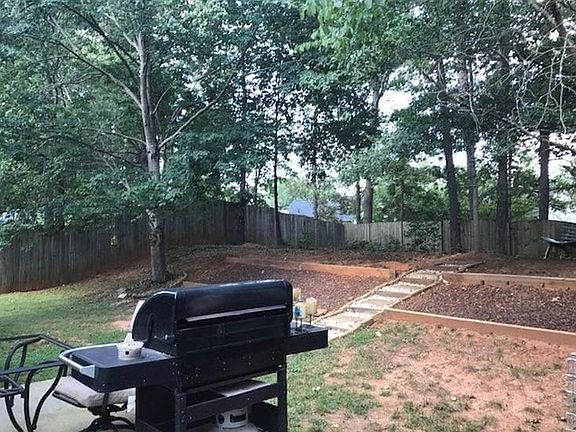 Back Yard offers privacy!