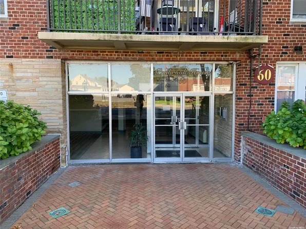 60 Hempstead Avenue #3G, Lynbrook, NY 11563