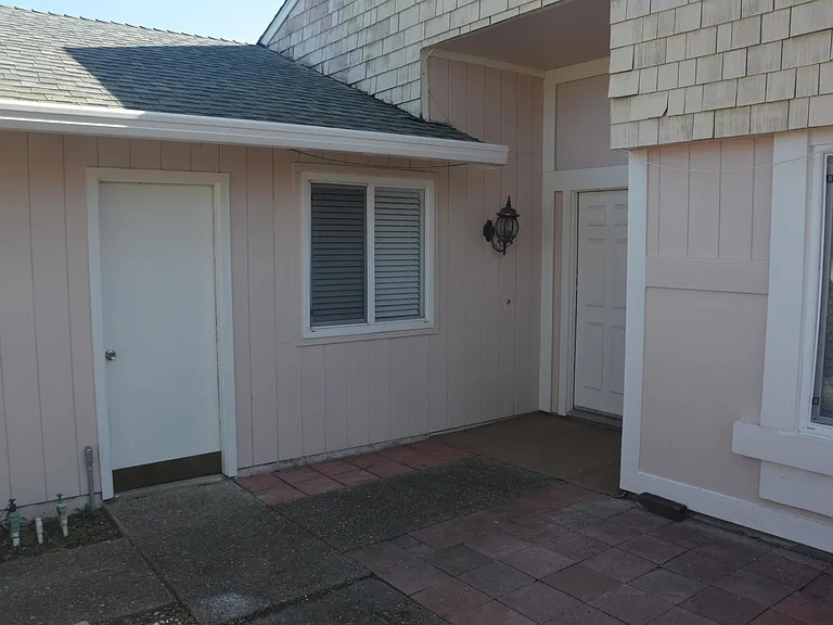 2221 Lynbrook Dr — Photo 27