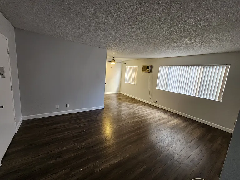 2515 Ocean View Ave #104 — Photo 4