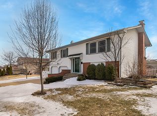 1145 Rosedale Ln, Hoffman Estates, IL 60169