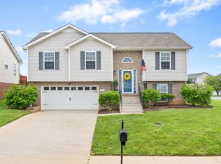 1050 Van Buren Ct, Clarksville, TN 37042