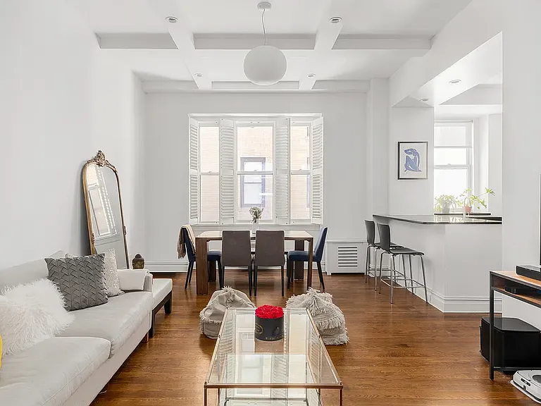 25 5th Ave #1H — Photo 1