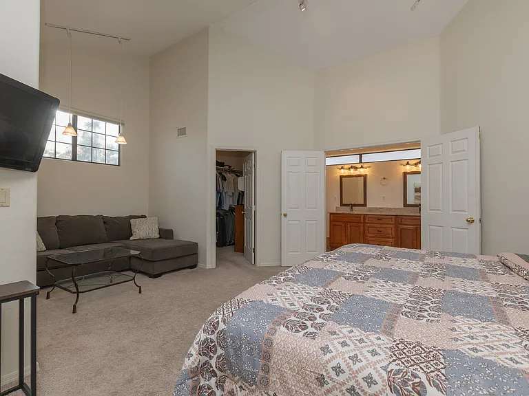 150 N Forgeus Ave — Photo 12