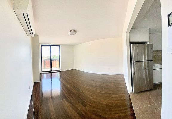 4th image of 1705 E 17th St #403