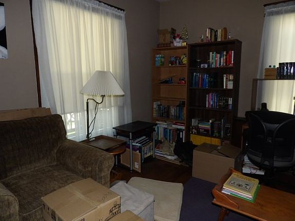4th image of 123 W Bloss St