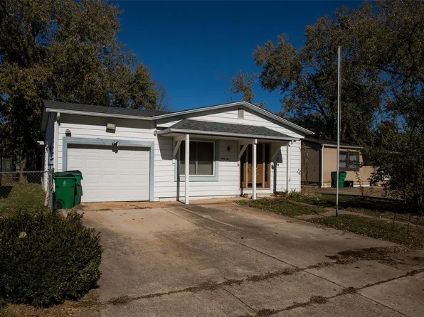 65 Cedar Ledge Dr, Pacific, MO 63069