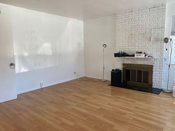 3rd image of 266 Barranca Dr